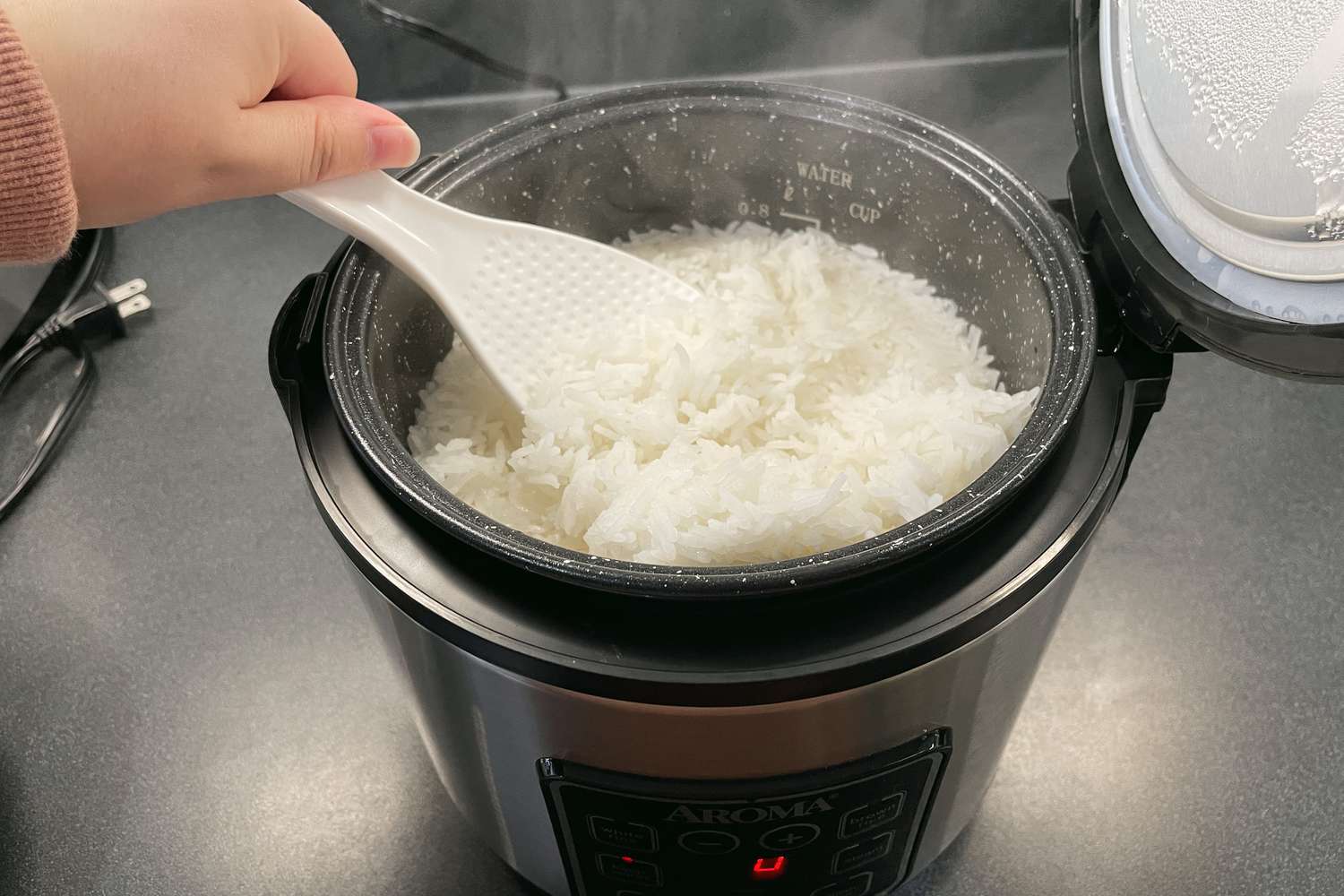 how many cups in 1.8 liters rice cooker