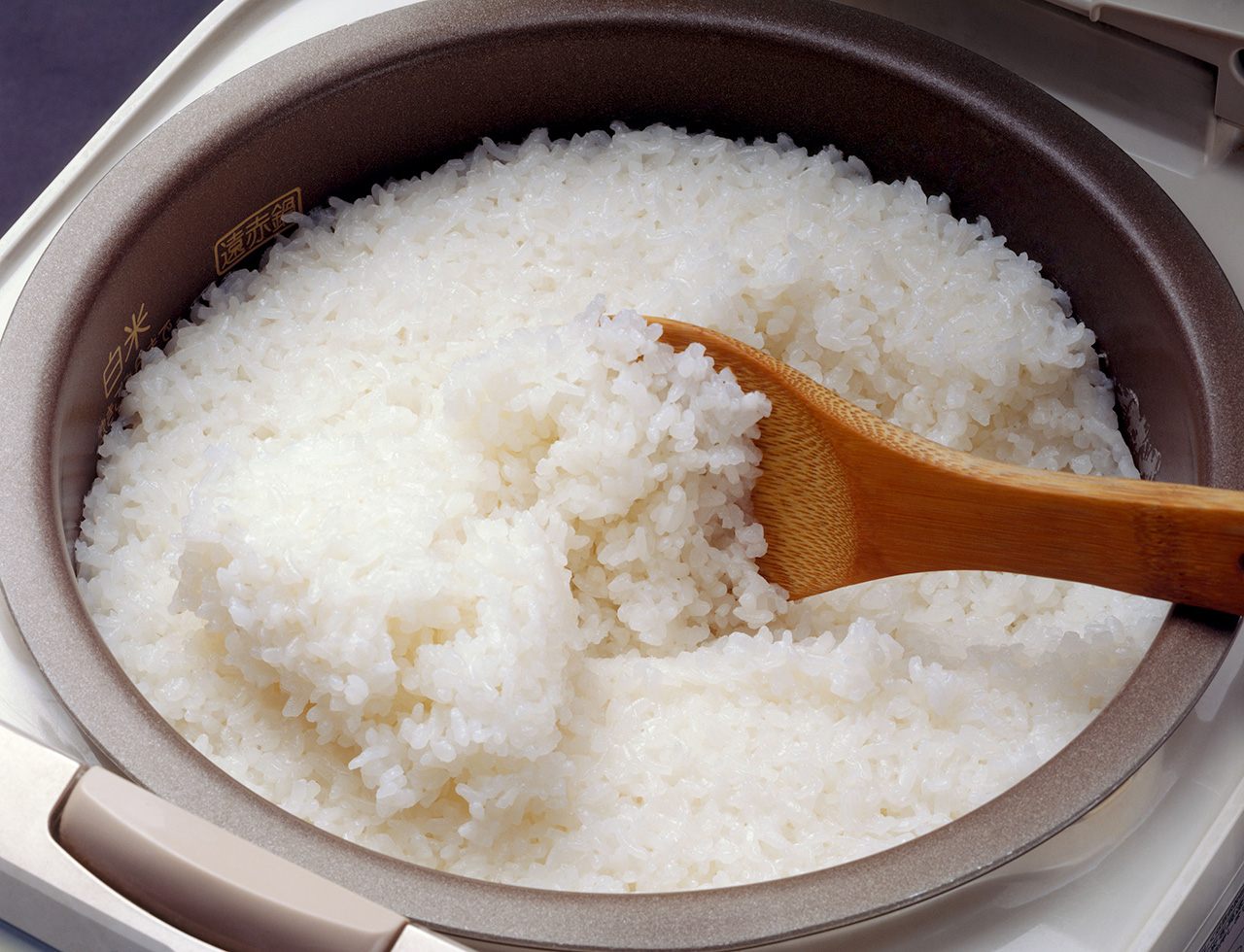 how to fluff rice in rice cooker